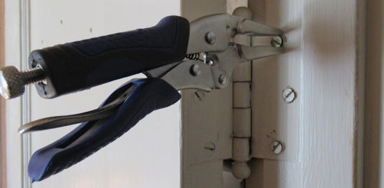 Removing painted door screws Step 4